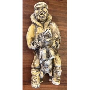 Vintage Inuit Handcrafted Alaskan Eskimo Figurine‎ Fisherman Husky Dog 6" H